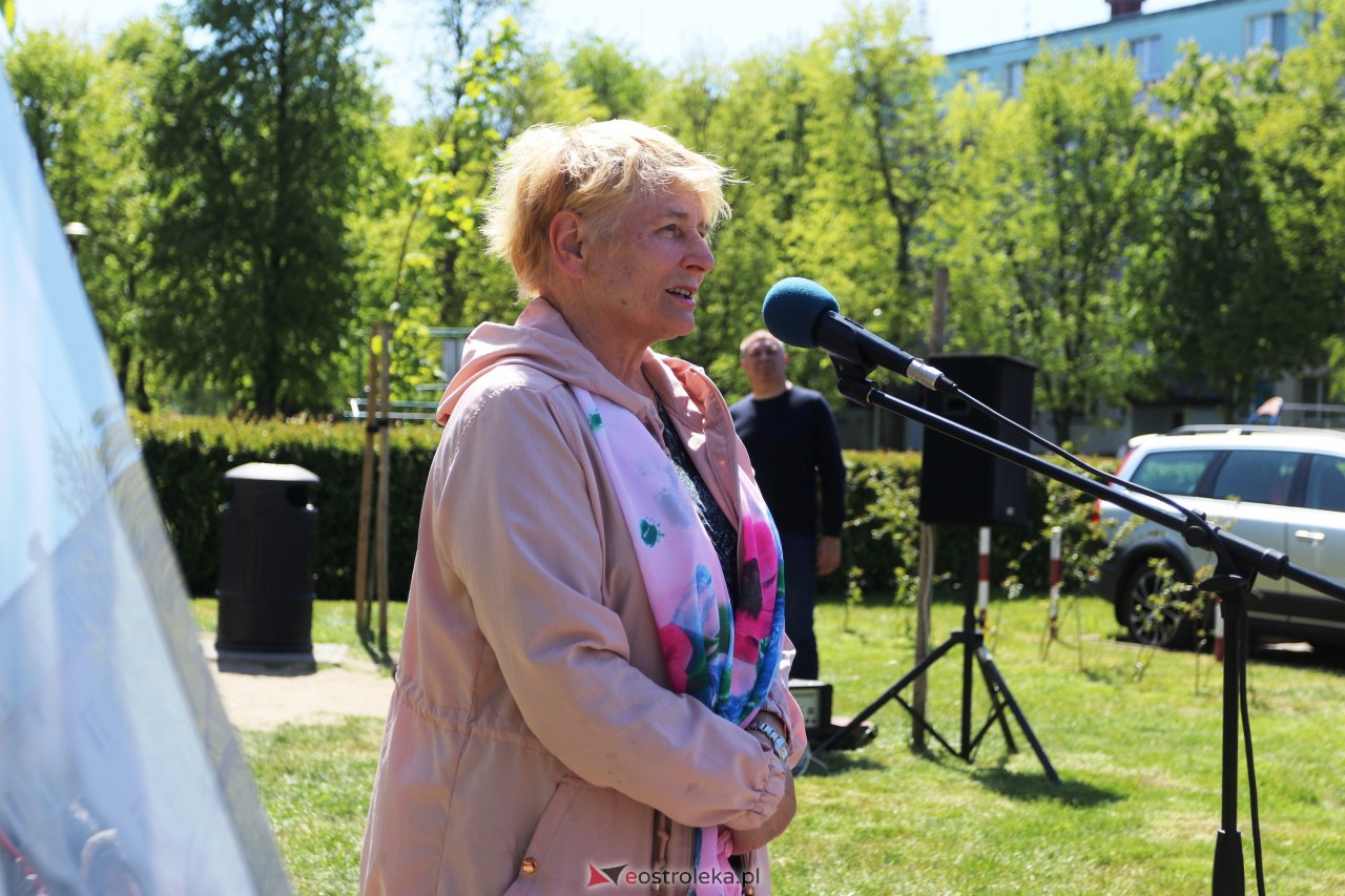 Uroczyste odsłonięcie tablicy upamiętniającej doktora Józefa Psarskiego [10.05.2023] - zdjęcie #70 - eOstroleka.pl