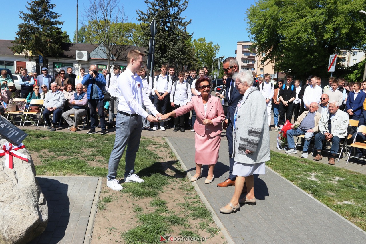 Uroczyste odsłonięcie tablicy upamiętniającej doktora Józefa Psarskiego [10.05.2023] - zdjęcie #39 - eOstroleka.pl