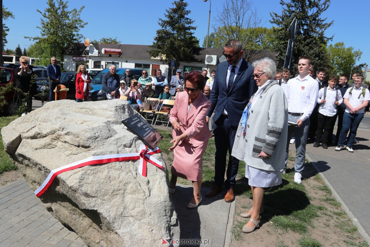 Uroczyste odsłonięcie tablicy upamiętniającej doktora Józefa Psarskiego [10.05.2023] - zdjęcie #31 - eOstroleka.pl