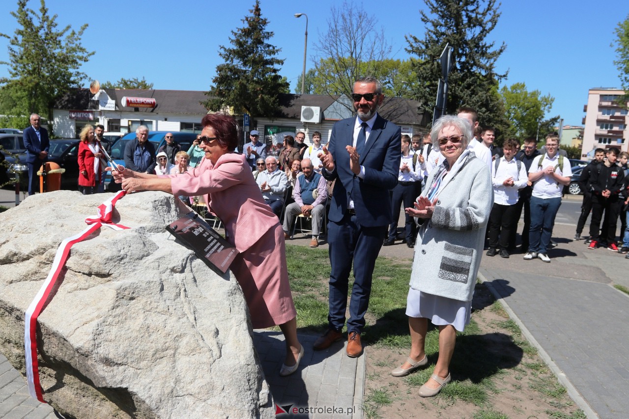 Uroczyste odsłonięcie tablicy upamiętniającej doktora Józefa Psarskiego [10.05.2023] - zdjęcie #29 - eOstroleka.pl