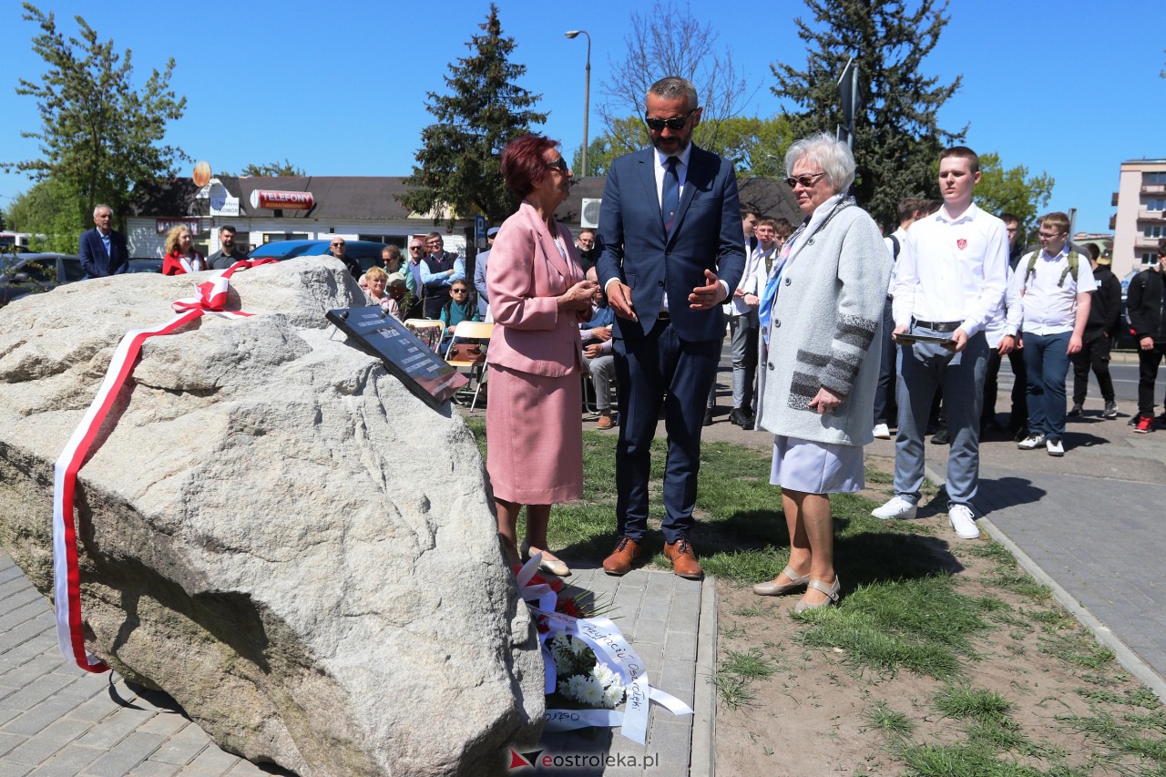 Uroczyste odsłonięcie tablicy upamiętniającej doktora Józefa Psarskiego [10.05.2023] - zdjęcie #25 - eOstroleka.pl