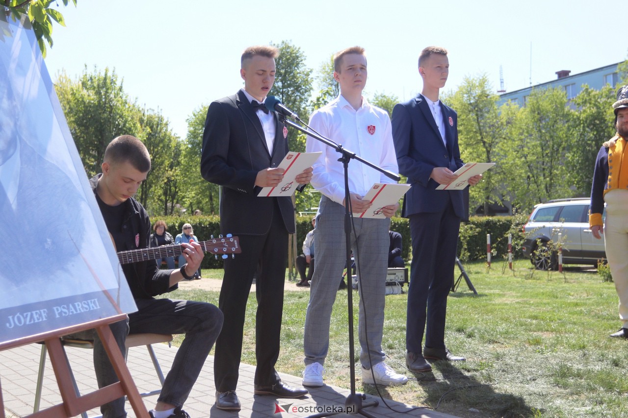Uroczyste odsłonięcie tablicy upamiętniającej doktora Józefa Psarskiego [10.05.2023] - zdjęcie #18 - eOstroleka.pl