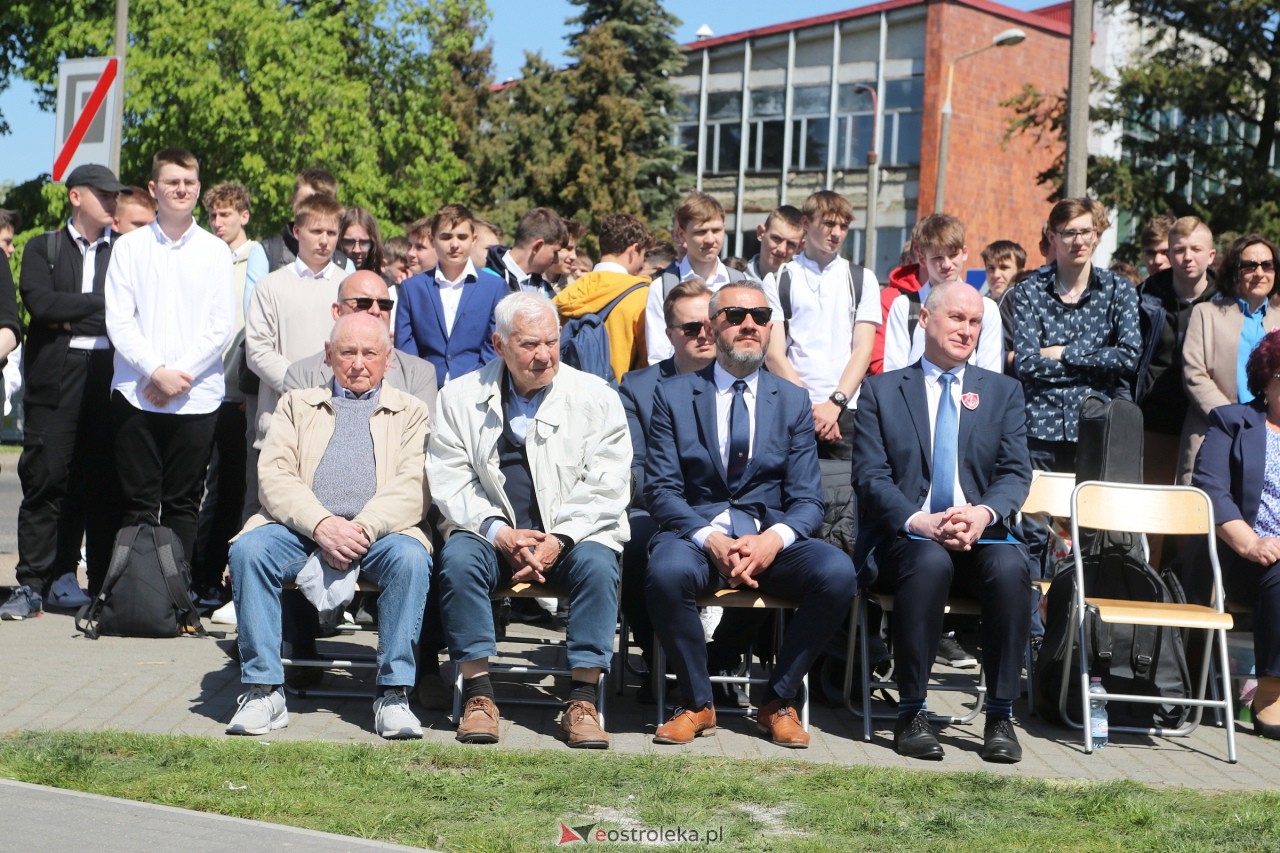 Uroczyste odsłonięcie tablicy upamiętniającej doktora Józefa Psarskiego [10.05.2023] - zdjęcie #15 - eOstroleka.pl