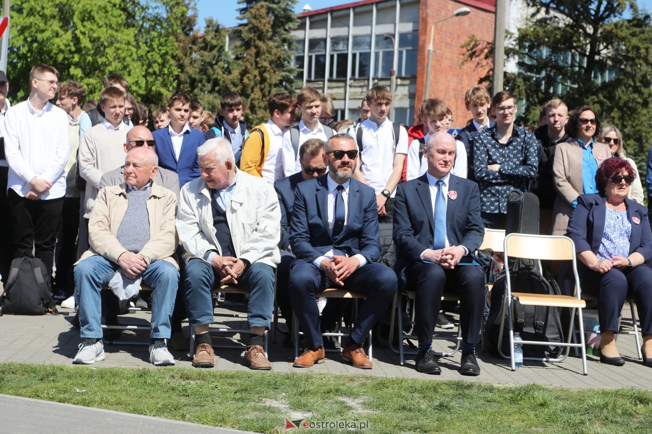 Uroczyste odsłonięcie tablicy upamiętniającej doktora Józefa Psarskiego [10.05.2023] - zdjęcie #12 - eOstroleka.pl