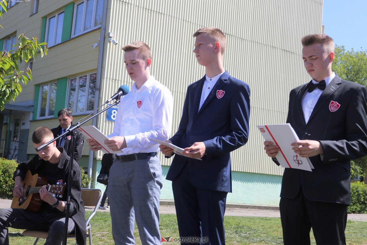 Uroczyste odsłonięcie tablicy upamiętniającej doktora Józefa Psarskiego [10.05.2023] - zdjęcie #11 - eOstroleka.pl