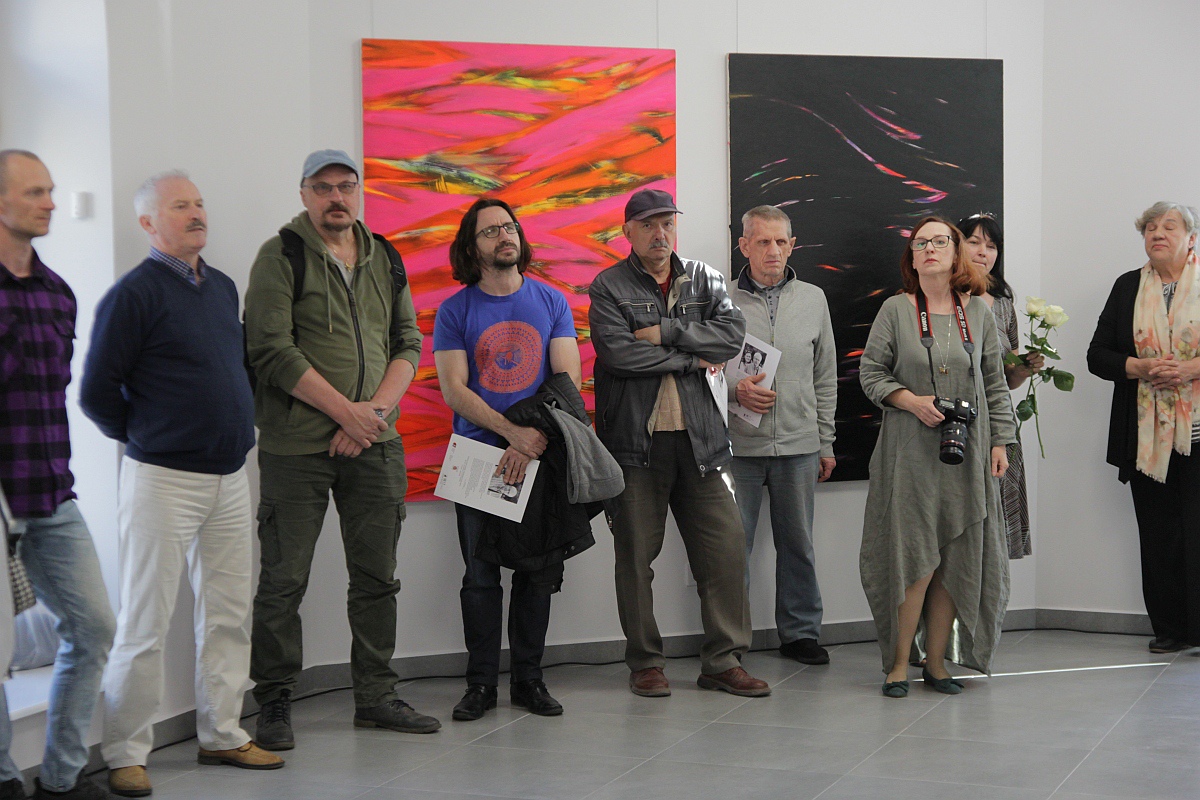 Wernisaż wystawy Raz, Dwa, Trzy w Galerii Ostrołęka [11.05.2023] - zdjęcie #37 - eOstroleka.pl