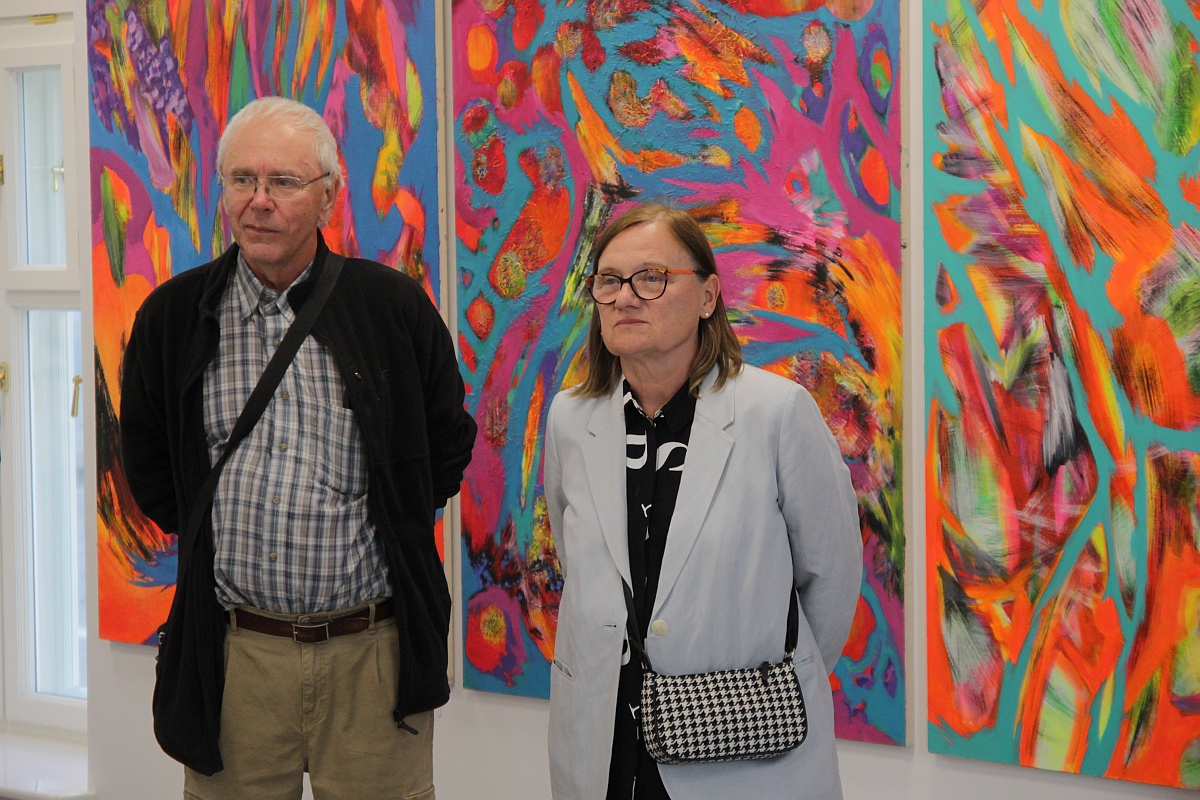 Wernisaż wystawy Raz, Dwa, Trzy w Galerii Ostrołęka [11.05.2023] - zdjęcie #35 - eOstroleka.pl