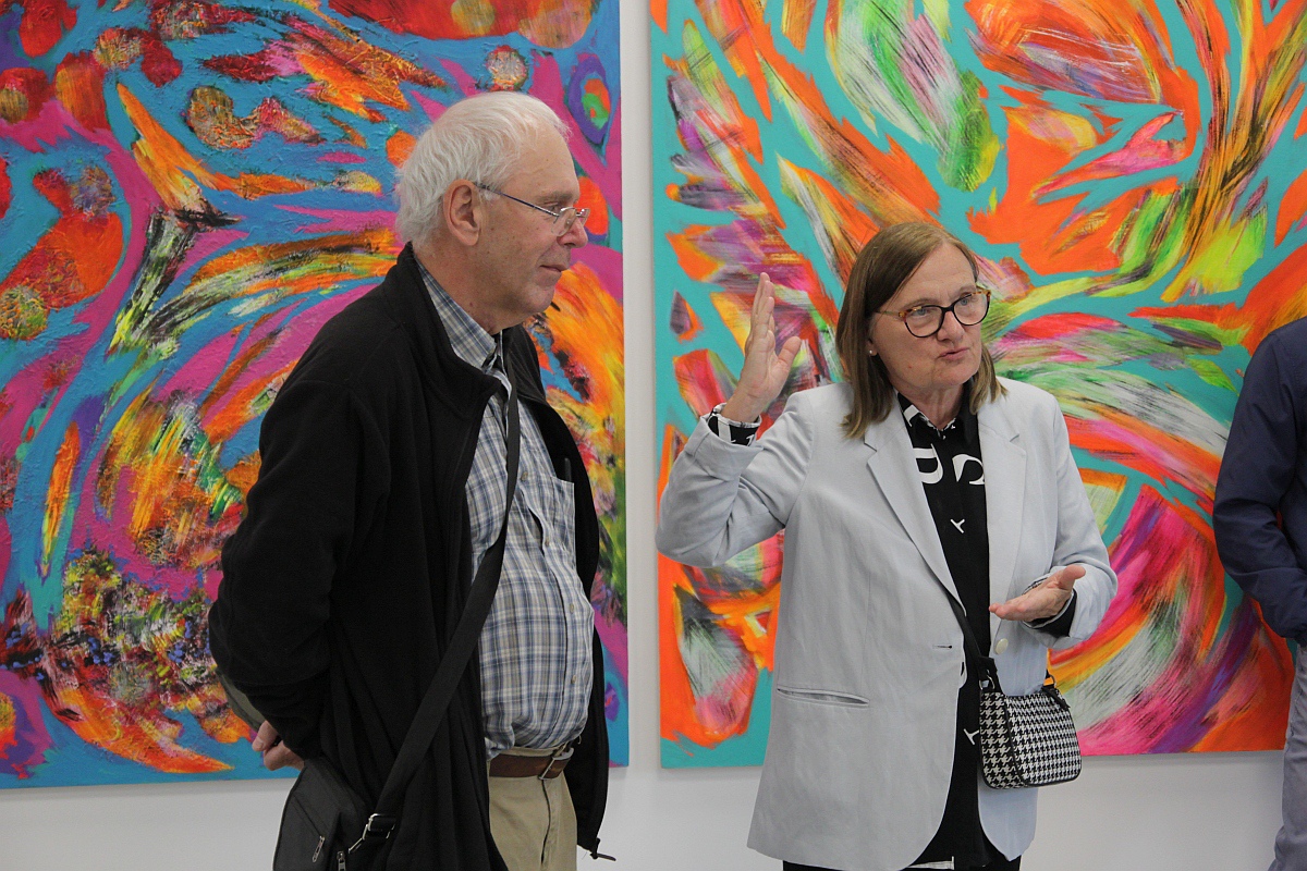 Wernisaż wystawy Raz, Dwa, Trzy w Galerii Ostrołęka [11.05.2023] - zdjęcie #26 - eOstroleka.pl