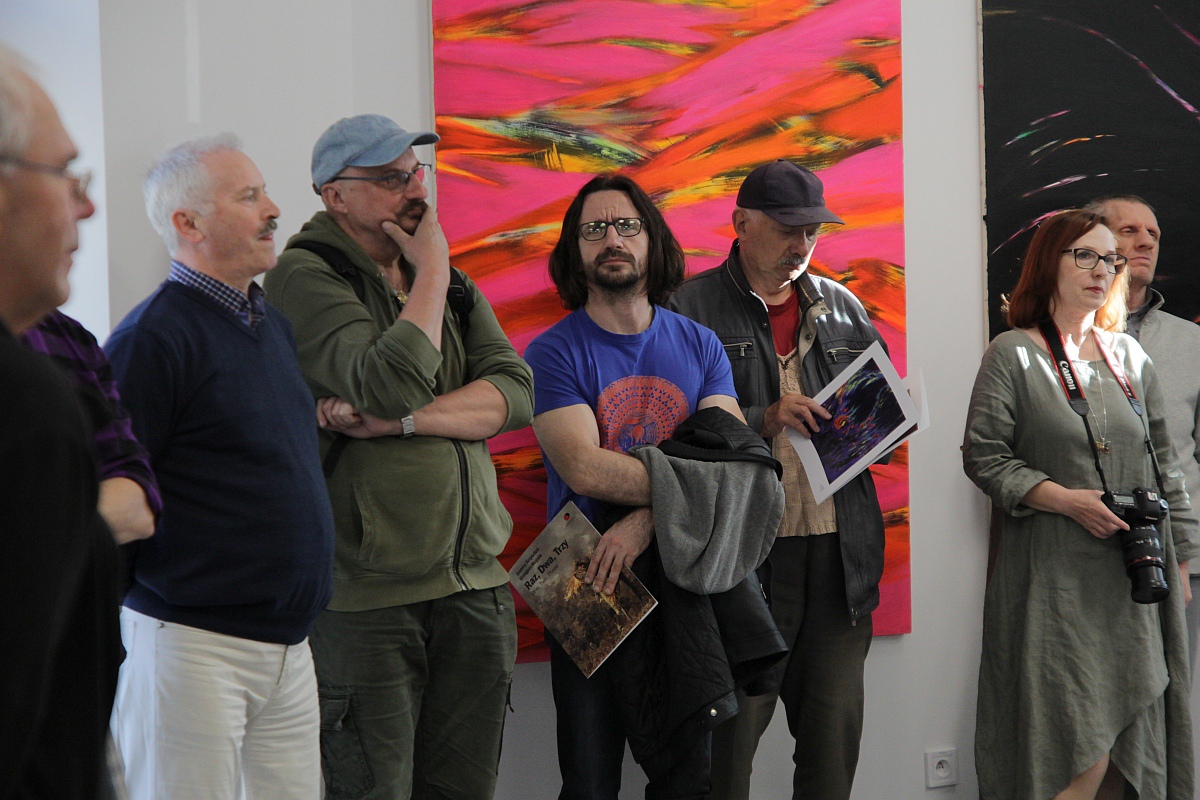 Wernisaż wystawy Raz, Dwa, Trzy w Galerii Ostrołęka [11.05.2023] - zdjęcie #22 - eOstroleka.pl