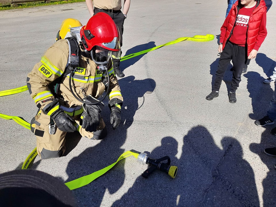 Pierwszoklasiści odwiedzili OSP Lelis - zdjęcie #7 - eOstroleka.pl