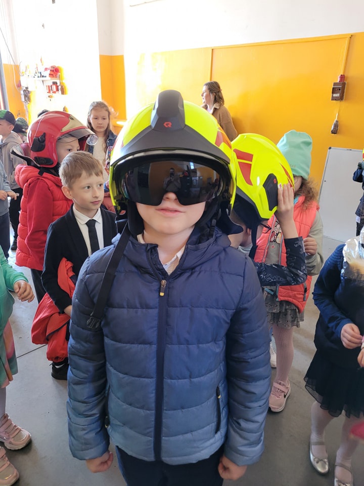 Pierwszoklasiści odwiedzili OSP Lelis - zdjęcie #4 - eOstroleka.pl