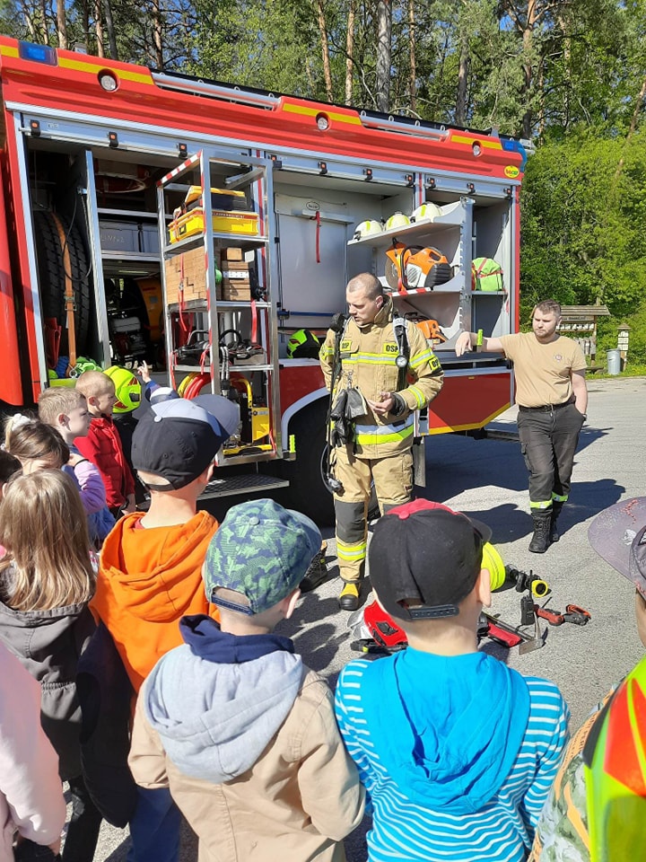 Pierwszoklasiści odwiedzili OSP Lelis - zdjęcie #3 - eOstroleka.pl