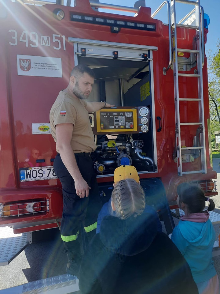 Pierwszoklasiści odwiedzili OSP Lelis - zdjęcie #1 - eOstroleka.pl