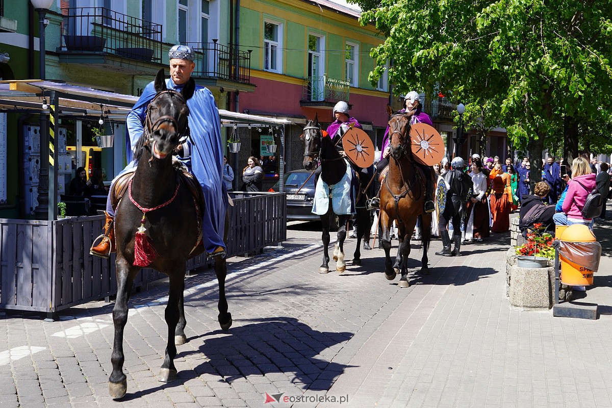 Parada historyczna z okazji 650-lecia miasta [12.05.2023] - zdjęcie #258 - eOstroleka.pl