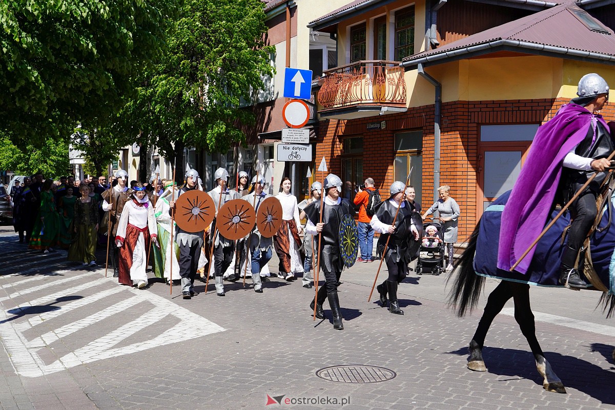 Parada historyczna z okazji 650-lecia miasta [12.05.2023] - zdjęcie #246 - eOstroleka.pl