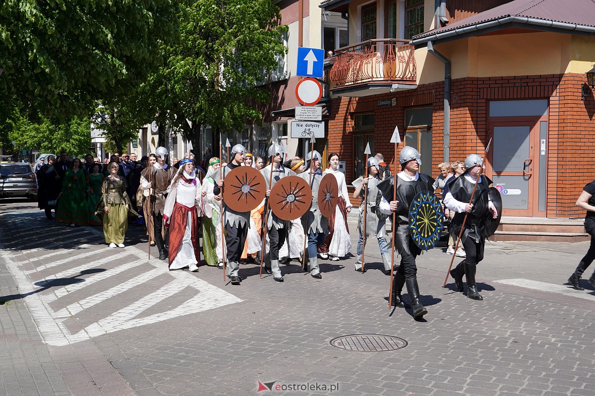 Parada historyczna z okazji 650-lecia miasta [12.05.2023] - zdjęcie #244 - eOstroleka.pl
