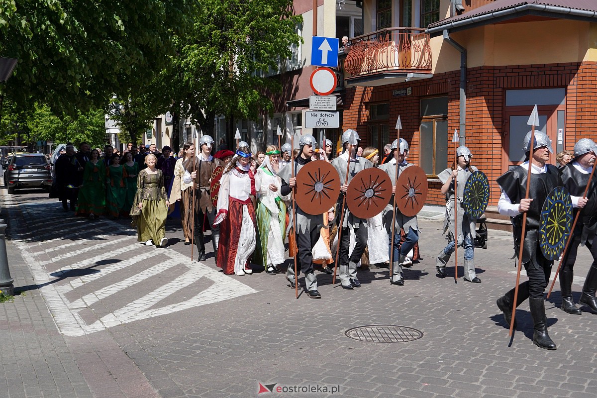 Parada historyczna z okazji 650-lecia miasta [12.05.2023] - zdjęcie #242 - eOstroleka.pl