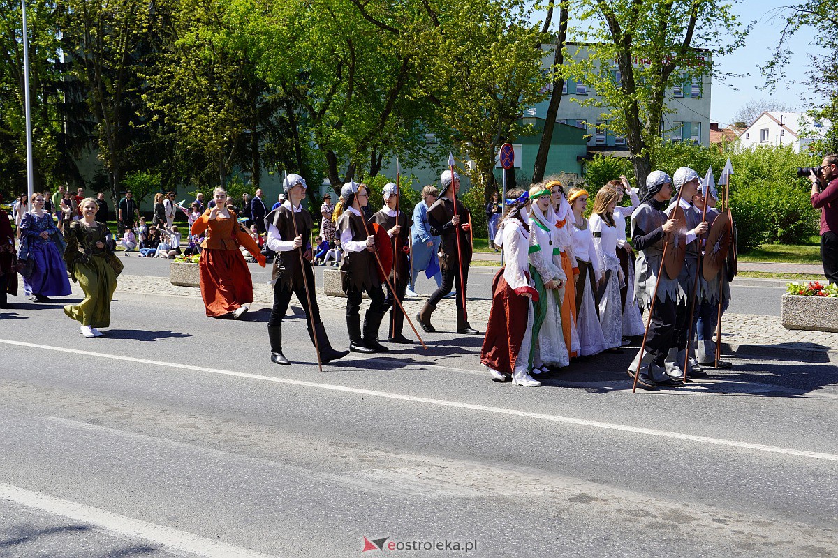 Parada historyczna z okazji 650-lecia miasta [12.05.2023] - zdjęcie #143 - eOstroleka.pl