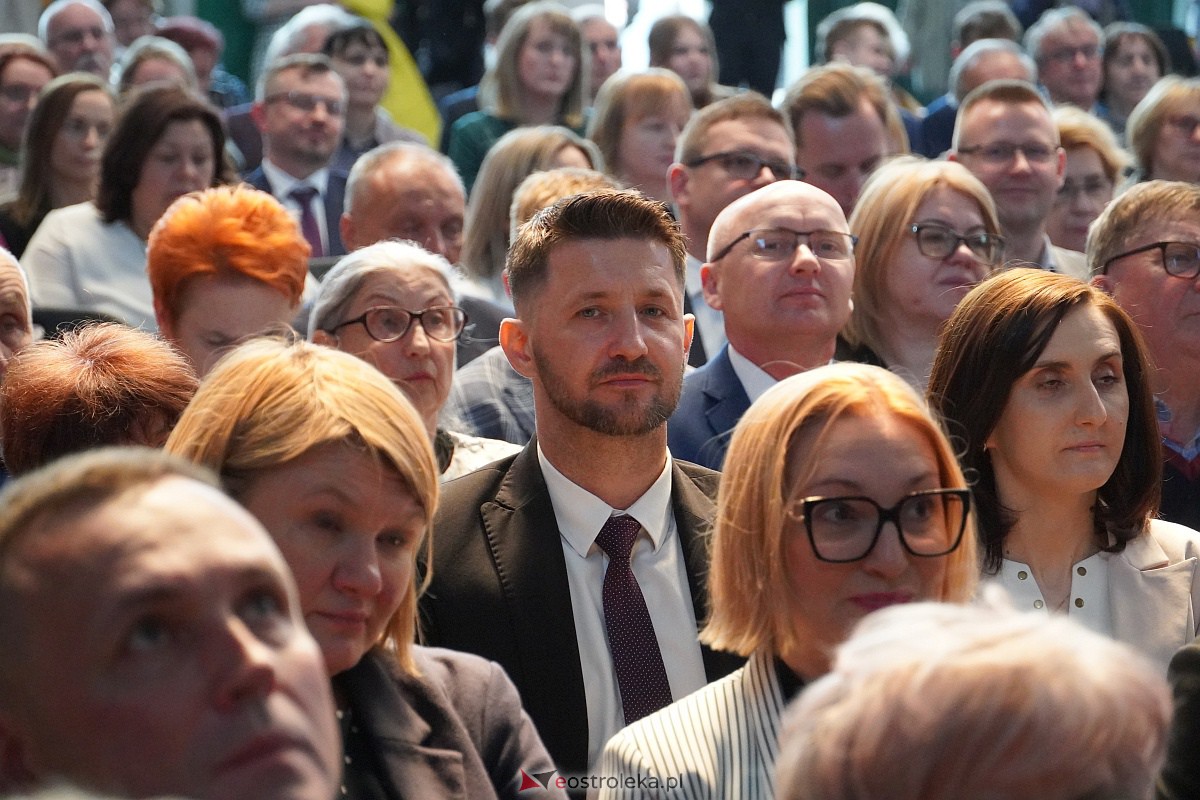 Uroczysta sesja Rady Miasta z okazji 650-lecia Ostrołęki [12.05.2023] - zdjęcie #8 - eOstroleka.pl