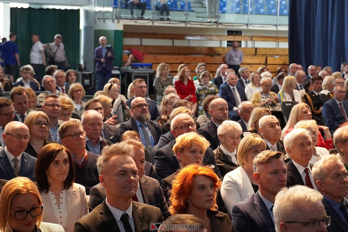 Uroczysta sesja Rady Miasta z okazji 650-lecia Ostrołęki [12.05.2023] - zdjęcie #17 - eOstroleka.pl