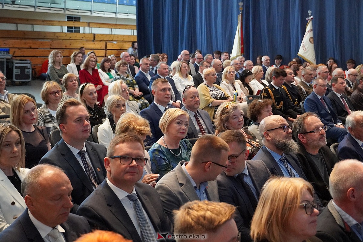 Uroczysta sesja Rady Miasta z okazji 650-lecia Ostrołęki [12.05.2023] - zdjęcie #32 - eOstroleka.pl