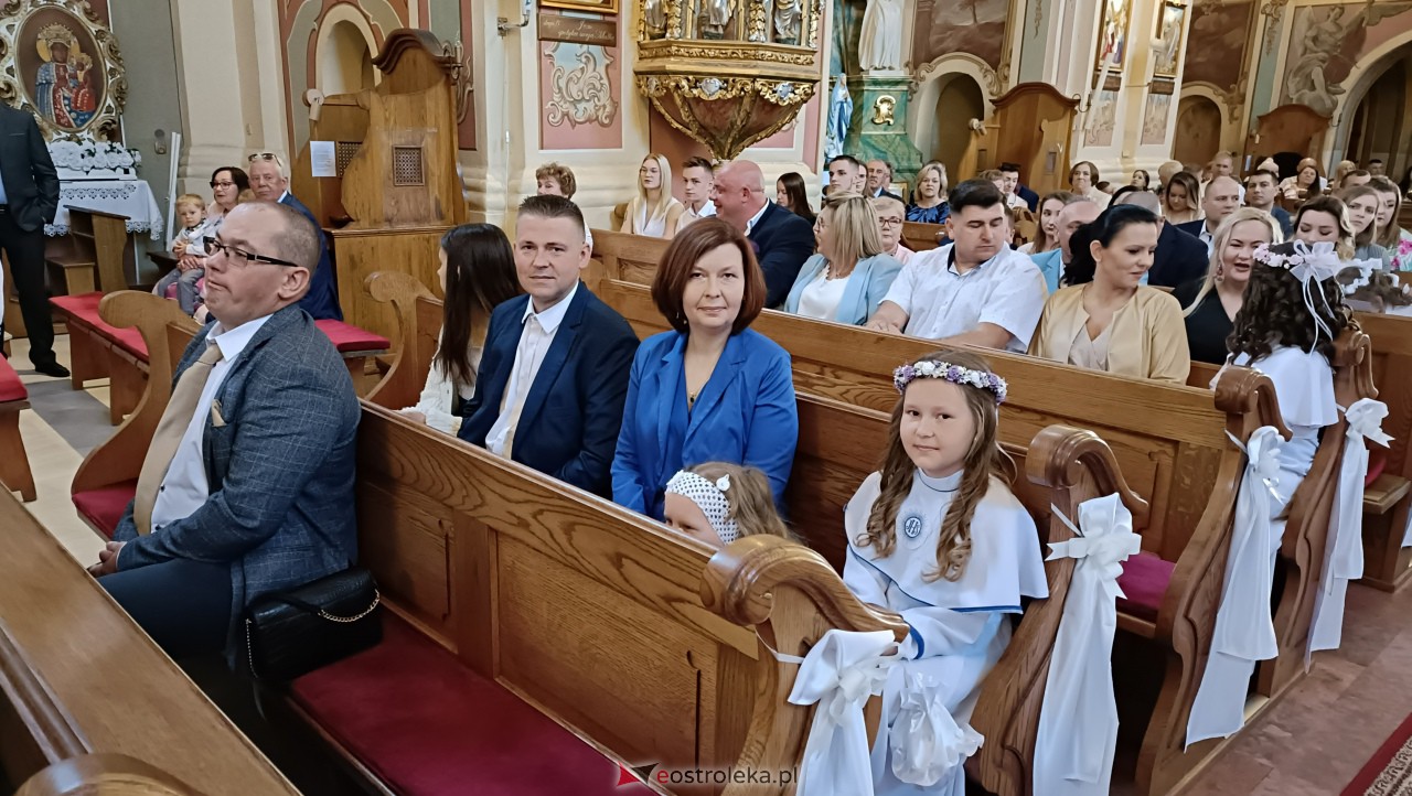 Pierwsza Komunia Święta w kościele pw. św. Antoniego w Ostrołęce [13.05.2023] - zdjęcie #39 - eOstroleka.pl