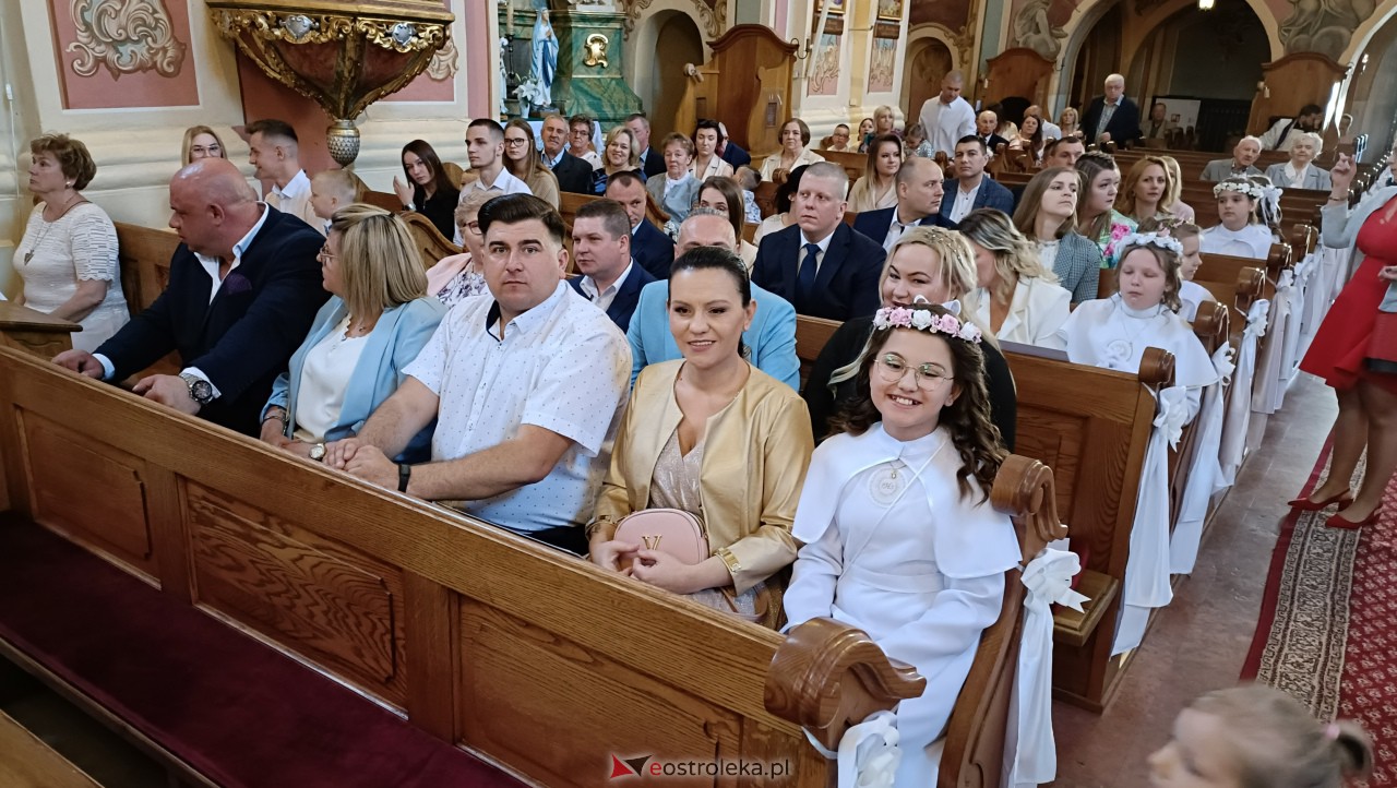 Pierwsza Komunia Święta w kościele pw. św. Antoniego w Ostrołęce [13.05.2023] - zdjęcie #37 - eOstroleka.pl