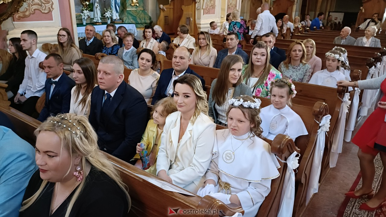 Pierwsza Komunia Święta w kościele pw. św. Antoniego w Ostrołęce [13.05.2023] - zdjęcie #36 - eOstroleka.pl