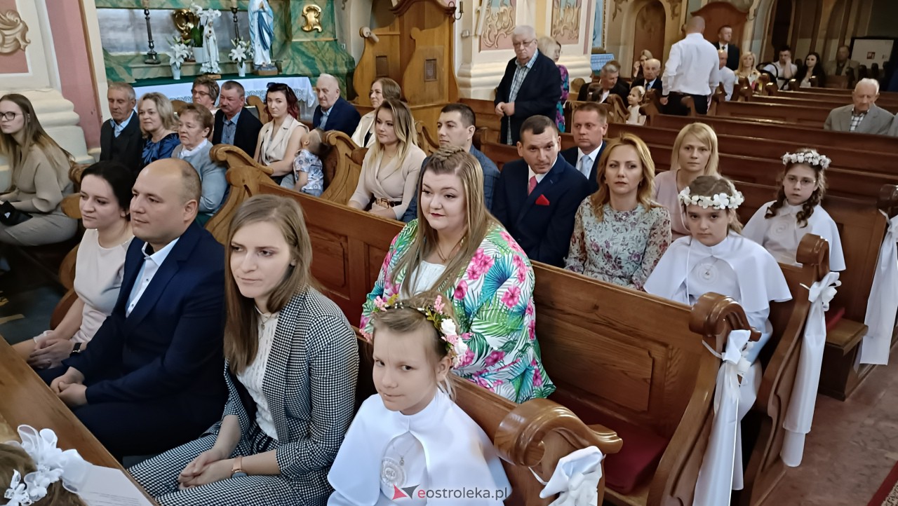 Pierwsza Komunia Święta w kościele pw. św. Antoniego w Ostrołęce [13.05.2023] - zdjęcie #35 - eOstroleka.pl