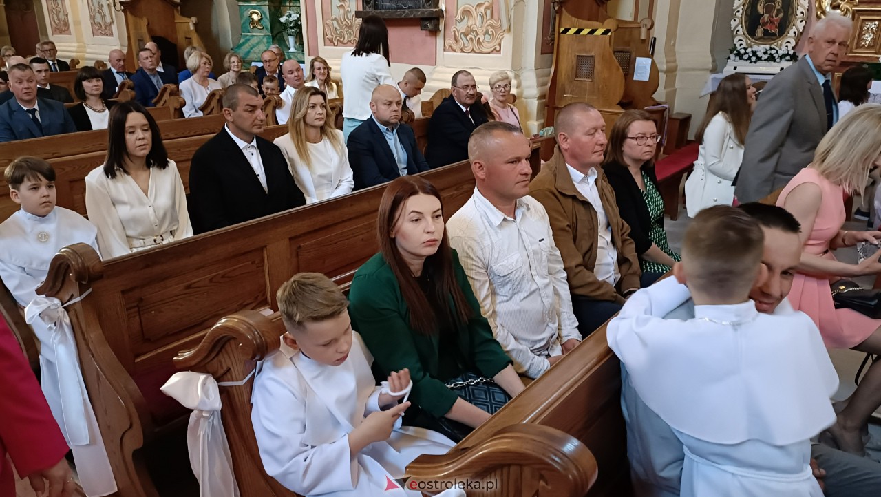 Pierwsza Komunia Święta w kościele pw. św. Antoniego w Ostrołęce [13.05.2023] - zdjęcie #33 - eOstroleka.pl