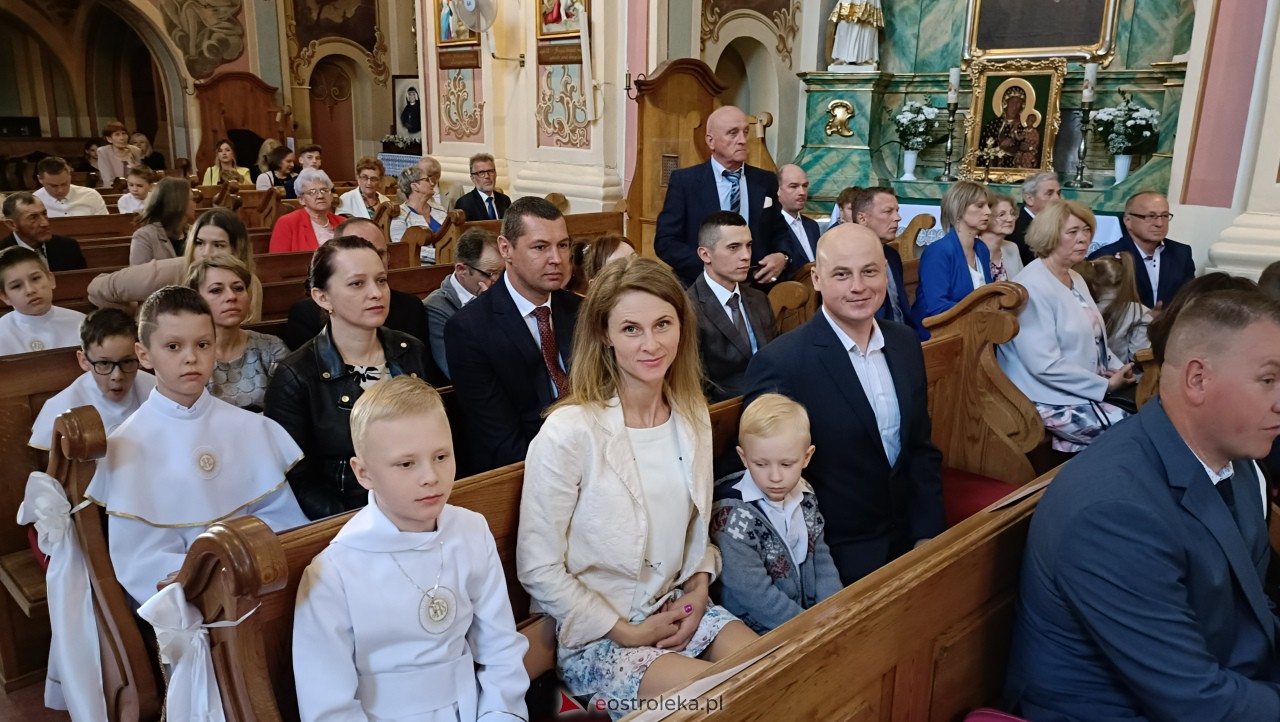 Pierwsza Komunia Święta w kościele pw. św. Antoniego w Ostrołęce [13.05.2023] - zdjęcie #29 - eOstroleka.pl