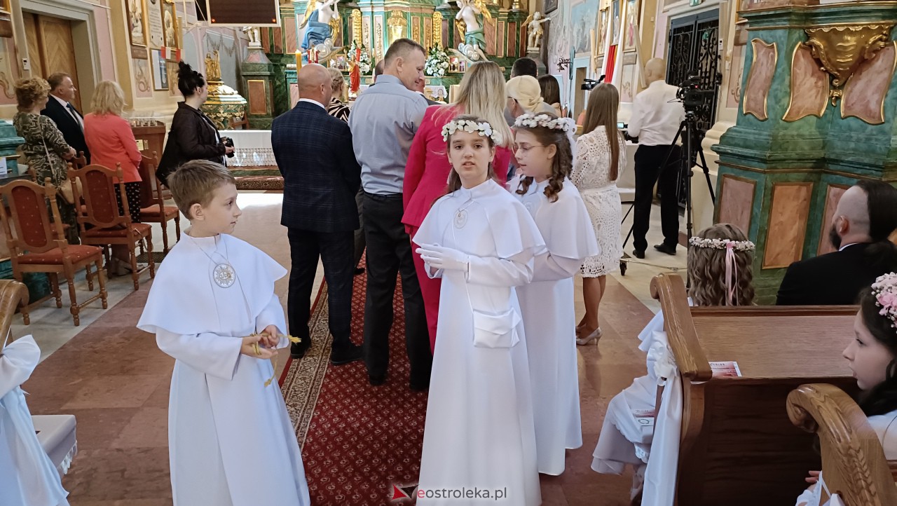 Pierwsza Komunia Święta w kościele pw. św. Antoniego w Ostrołęce [13.05.2023] - zdjęcie #27 - eOstroleka.pl