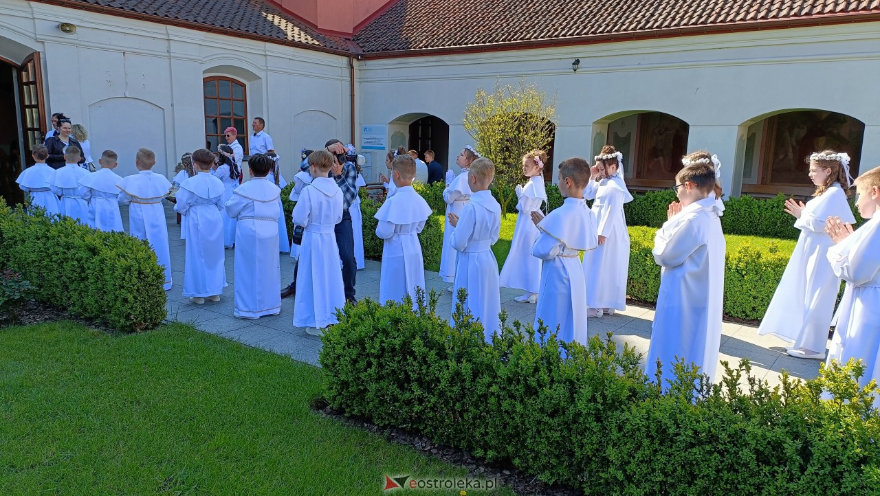 Pierwsza Komunia Święta w kościele pw. św. Antoniego w Ostrołęce [13.05.2023] - zdjęcie #21 - eOstroleka.pl