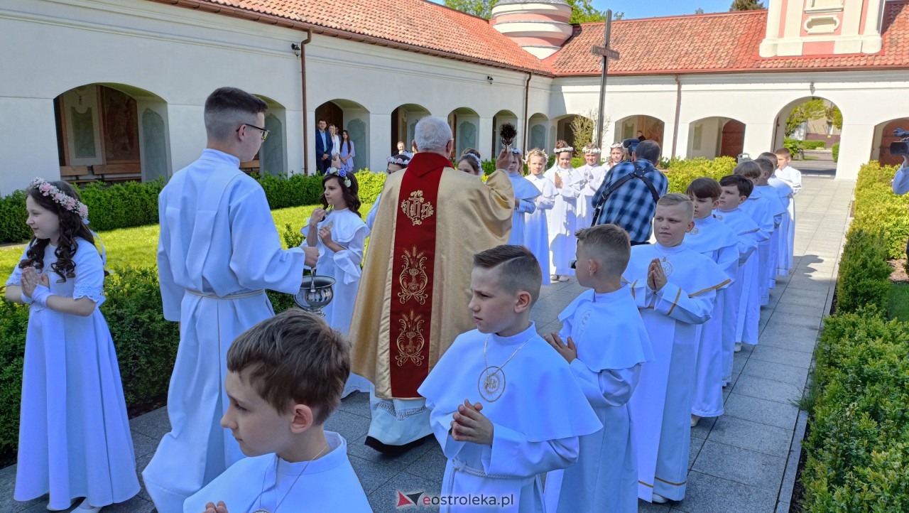 Pierwsza Komunia Święta w kościele pw. św. Antoniego w Ostrołęce [13.05.2023] - zdjęcie #8 - eOstroleka.pl