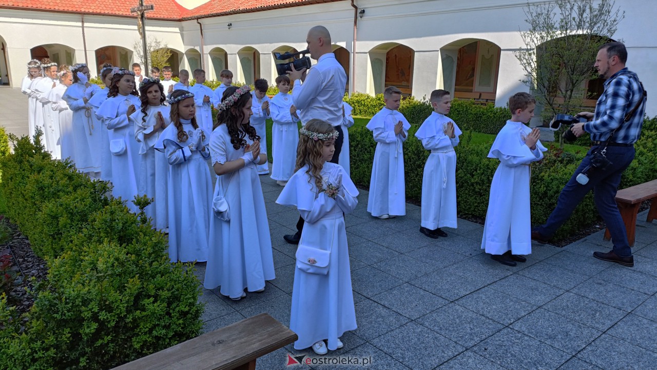 Pierwsza Komunia Święta w kościele pw. św. Antoniego w Ostrołęce [13.05.2023] - zdjęcie #5 - eOstroleka.pl