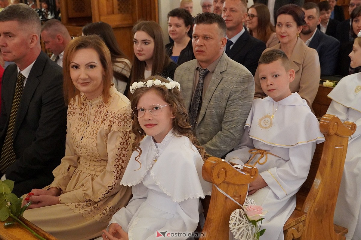 Pierwsza Komunia Święta w kościele pw. Nawiedzenia NMP w Ostrołęce (Fara) [13.05.2023] - zdjęcie #16 - eOstroleka.pl