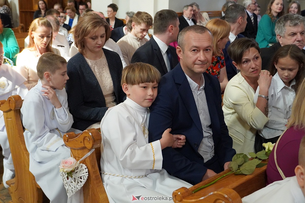 Pierwsza Komunia Święta w kościele pw. Nawiedzenia NMP w Ostrołęce (Fara) [13.05.2023] - zdjęcie #17 - eOstroleka.pl