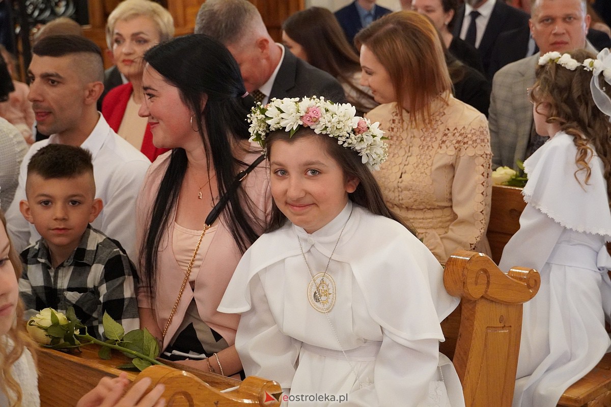 Pierwsza Komunia Święta w kościele pw. Nawiedzenia NMP w Ostrołęce (Fara) [13.05.2023] - zdjęcie #21 - eOstroleka.pl