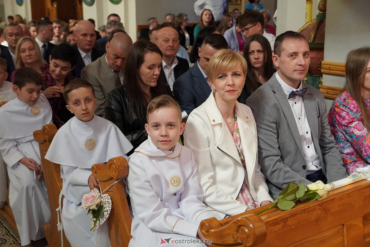 Pierwsza Komunia Święta w kościele pw. Nawiedzenia NMP w Ostrołęce (Fara) [13.05.2023] - zdjęcie #26 - eOstroleka.pl