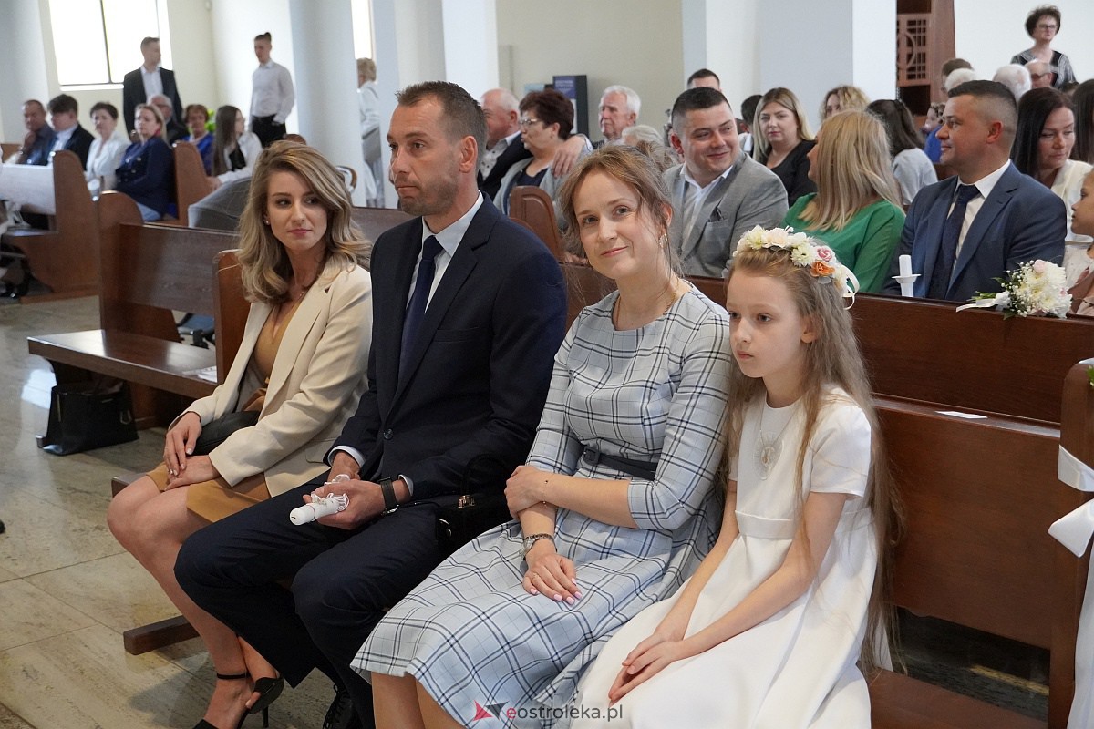 Pierwsza Komunia Święta. Parafia pw. św. Franciszka z Asyżu w Ostrołęce [13.05.2023] - zdjęcie #37 - eOstroleka.pl