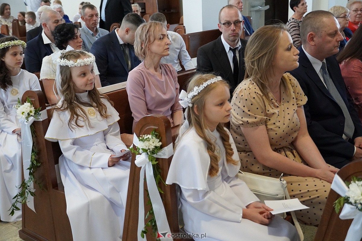 Pierwsza Komunia Święta. Parafia pw. św. Franciszka z Asyżu w Ostrołęce [13.05.2023] - zdjęcie #35 - eOstroleka.pl