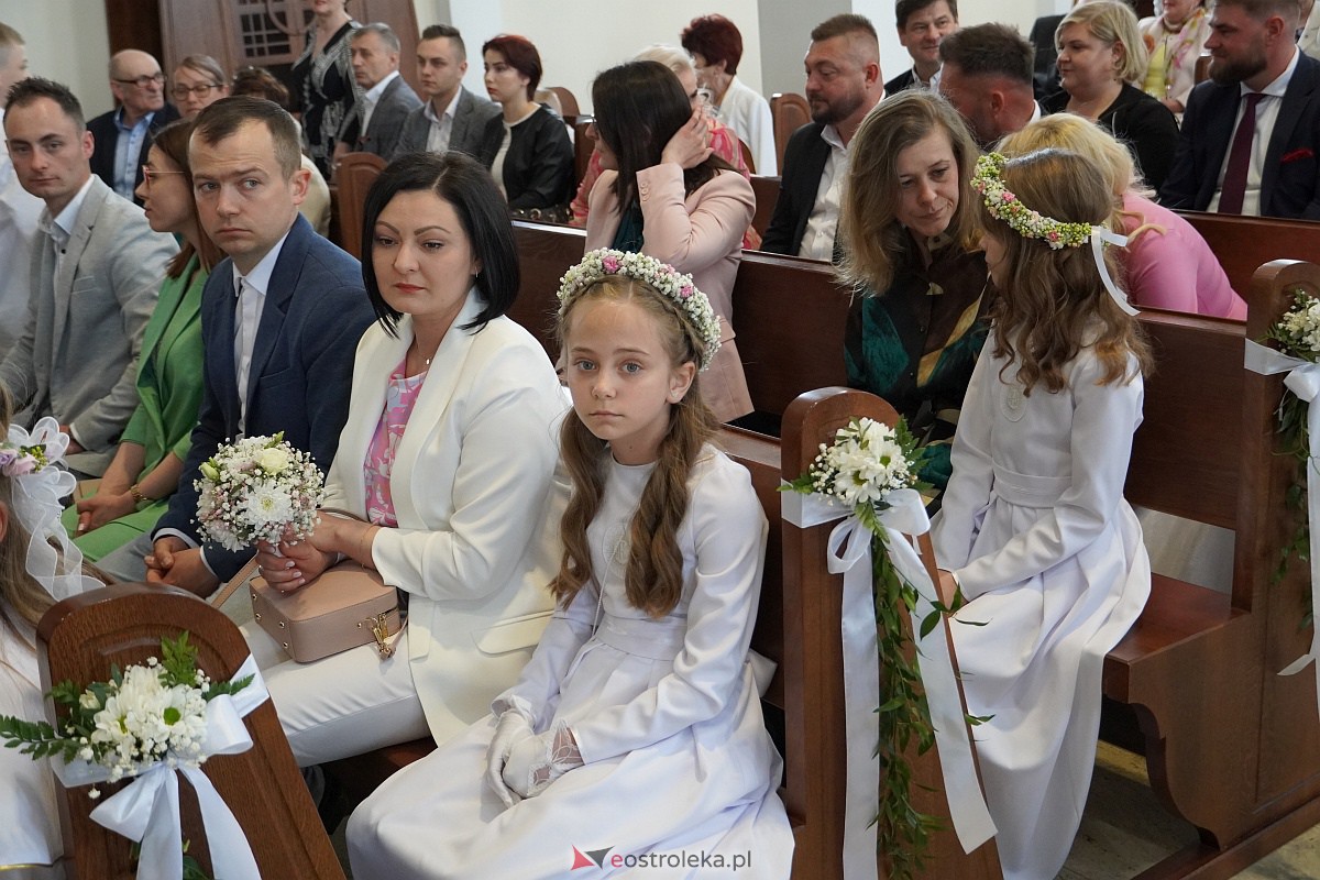 Pierwsza Komunia Święta. Parafia pw. św. Franciszka z Asyżu w Ostrołęce [13.05.2023] - zdjęcie #28 - eOstroleka.pl