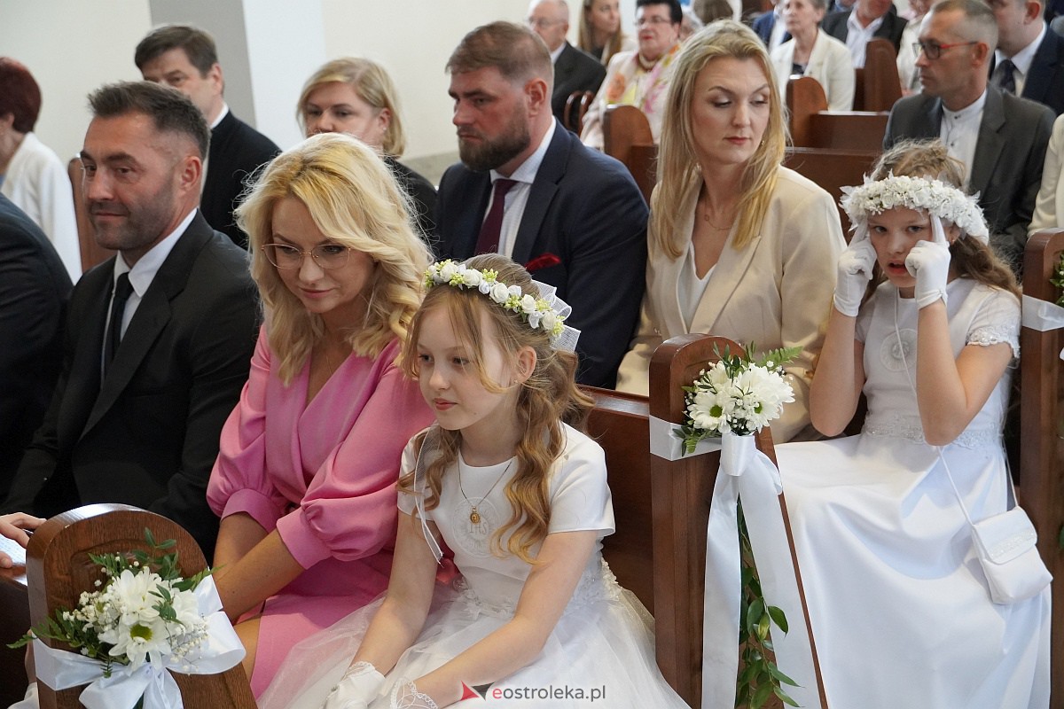 Pierwsza Komunia Święta. Parafia pw. św. Franciszka z Asyżu w Ostrołęce [13.05.2023] - zdjęcie #25 - eOstroleka.pl