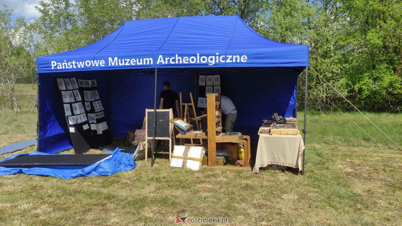 Piknik historyczny na grodzisku w Ostrołęce [13.05.2023] - zdjęcie #14 - eOstroleka.pl