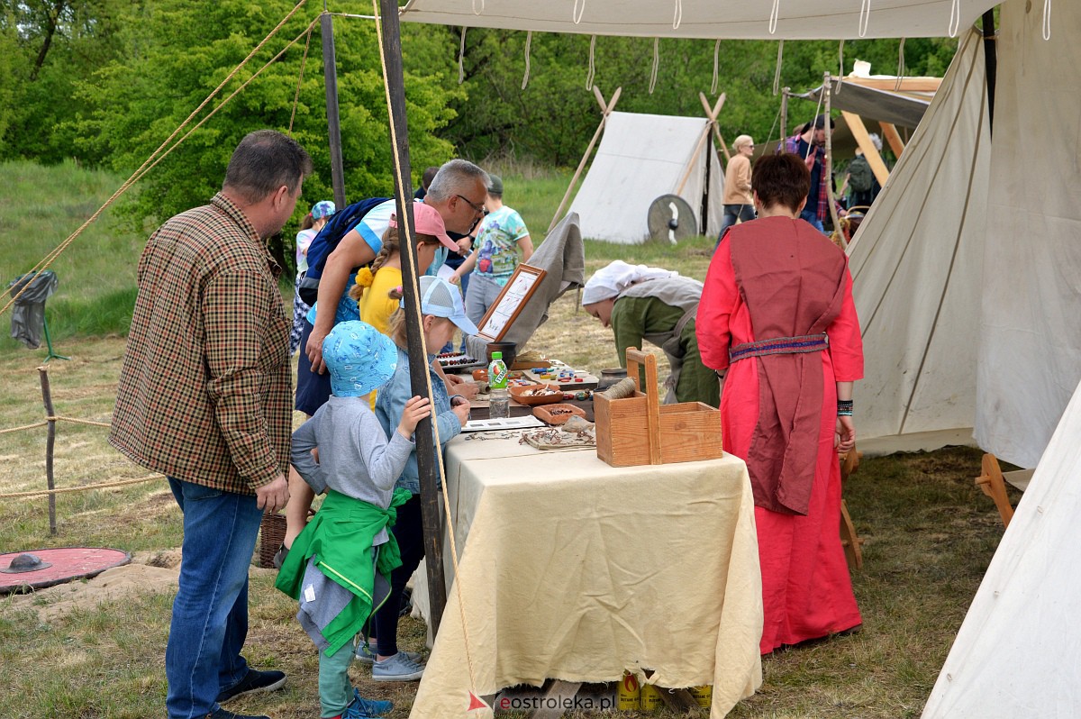 Piknik historyczny na grodzisku w Ostrołęce [13.05.2023] - zdjęcie #49 - eOstroleka.pl