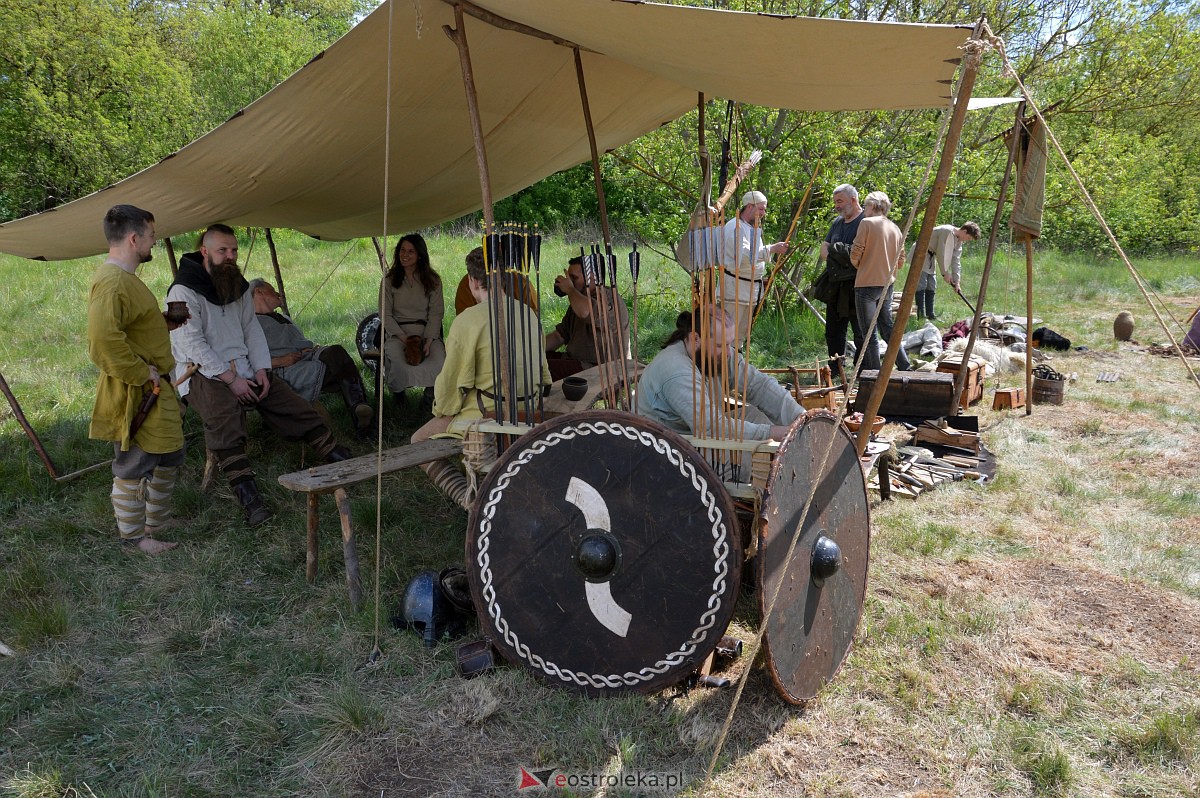 Piknik historyczny na grodzisku w Ostrołęce [13.05.2023] - zdjęcie #63 - eOstroleka.pl