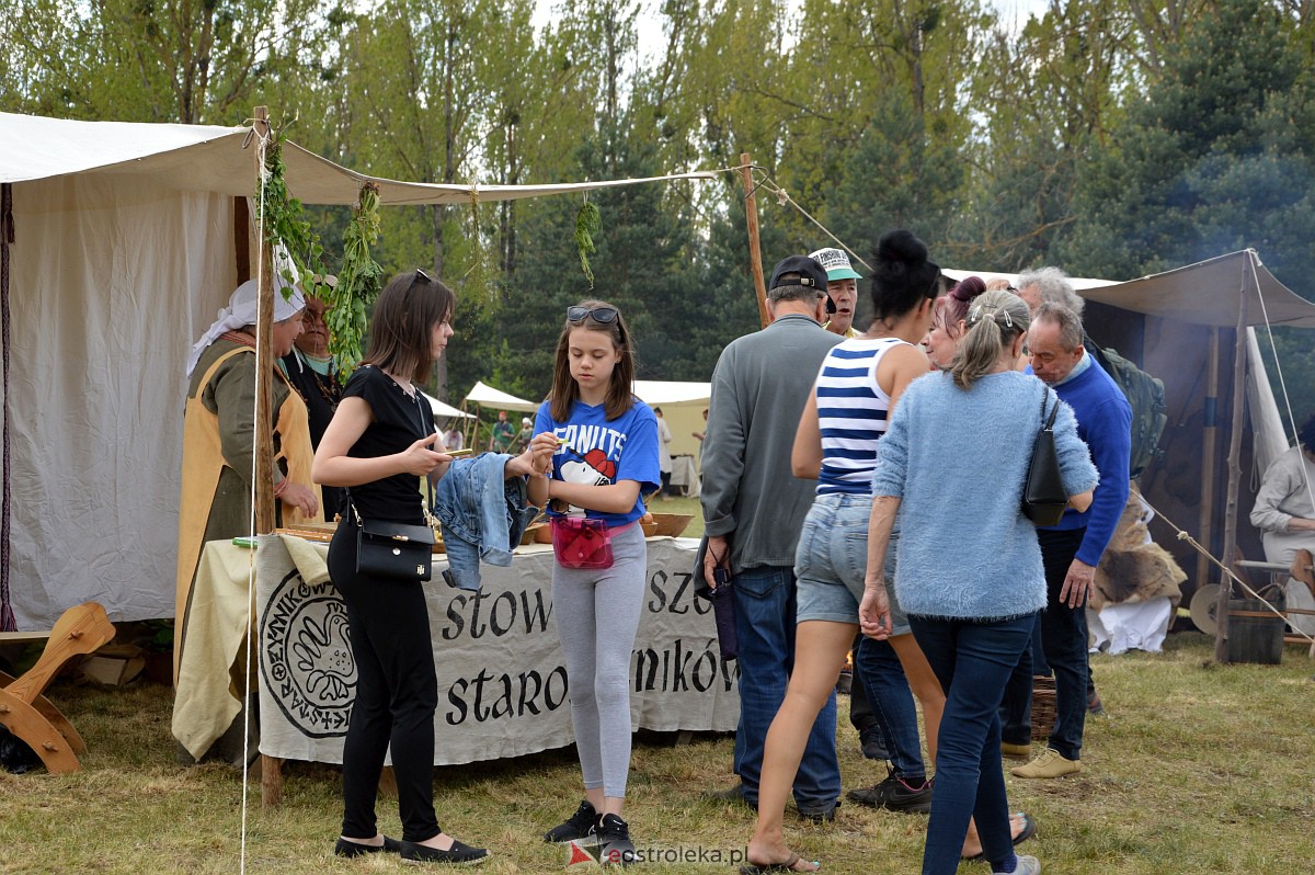 Piknik historyczny na grodzisku w Ostrołęce [13.05.2023] - zdjęcie #77 - eOstroleka.pl