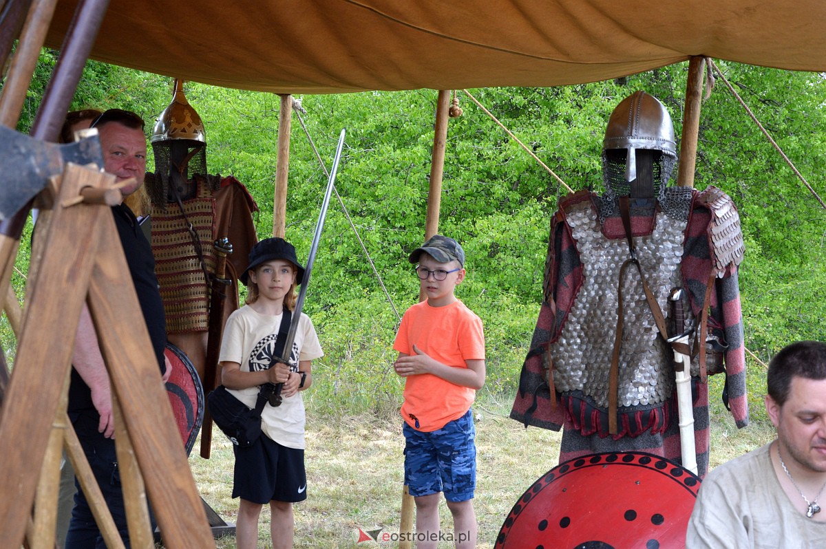 Piknik historyczny na grodzisku w Ostrołęce [13.05.2023] - zdjęcie #85 - eOstroleka.pl