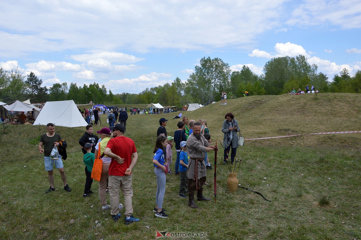 Piknik historyczny na grodzisku w Ostrołęce [13.05.2023] - zdjęcie #94 - eOstroleka.pl