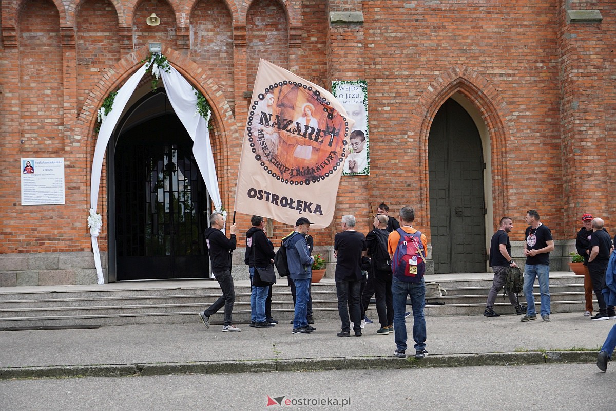 Męska piesza pielgrzymka Rzekuń - Suchcice [13.05.2023] - zdjęcie #47 - eOstroleka.pl